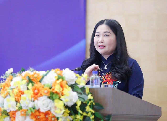 Bà Vũ Thị Hiền Hạnh - Phó Chủ tịch UBND tỉnh Lào Cai phát biểu tại buổi tọa đàm.