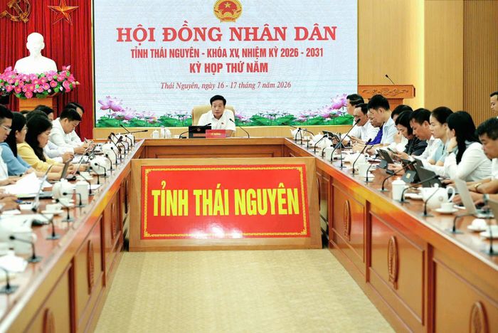 Quang cảnh thảo luận tổ tại Kỳ họp thứ Năm, HĐND tỉnh Thái Nguyên khóa XV Ảnh: Nguyễn Ánh