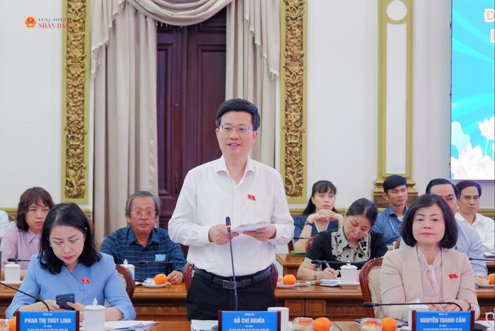 ĐBQH hoạt động chuyên trách tại Ủy ban Văn hóa và Xã hội Đỗ Chí Nghĩa phát biểu. Ảnh: Hoa Lê