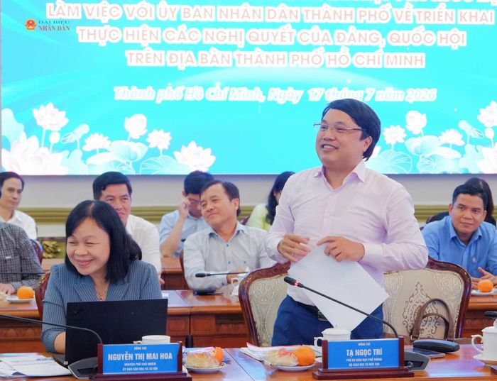 Phó Vụ trưởng Vụ Giáo dục phổ thông, Bộ Giáo dục và Đào tạo Tạ Ngọc Trí phát biểu. Ảnh: Hoa Lê