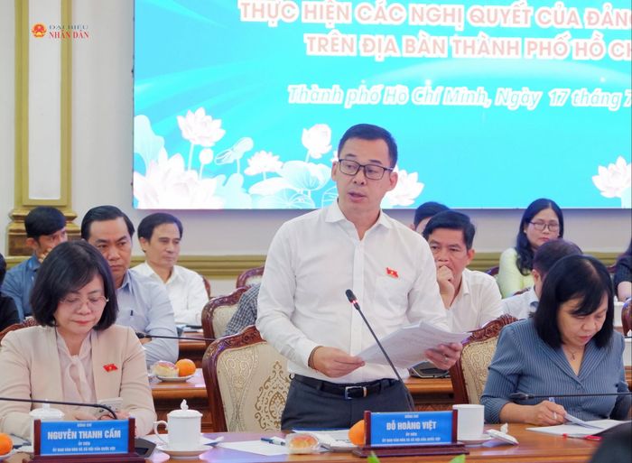 ĐBQH hoạt động chuyên trách tại Ủy ban Văn hóa và Xã hội Đỗ Hoàng Việt phát biểu. Ảnh: Hoa Lê