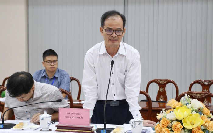 Đại diện thành viên đoàn khảo sát trao đổi tại buổi làm việc. Ảnh: Văn Dũng