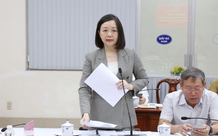 Đại diện Thanh tra thành phố nêu báo cáo tại buổi làm việc. Ảnh: Văn Dũng