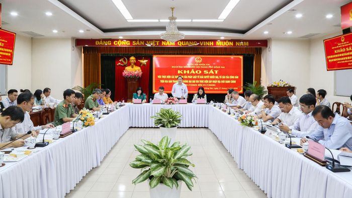 Quang cảnh buổi làm việc. Ảnh: Văn Dũng