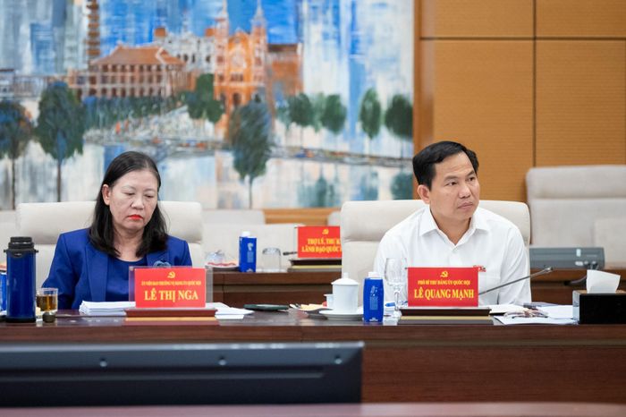 Tổng Thư ký Quốc hội, Chủ nhiệm Văn phòng Quốc hội Lê Quang Mạnh và Chủ nhiệm Ủy ban Dân nguyện và Giám sát Lê Thị Nga dự Hội nghị