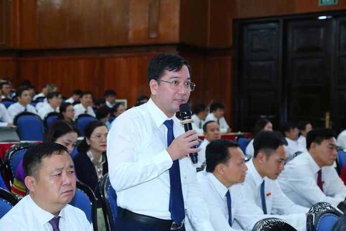 Đại biểu Nguyễn Thành Lương chất vấn tại kỳ họp. Ảnh: Quốc Hương