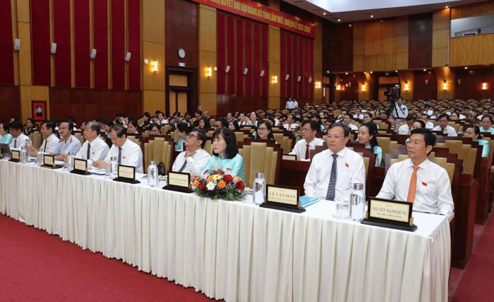 Các đại biểu tham dự kỳ họp
