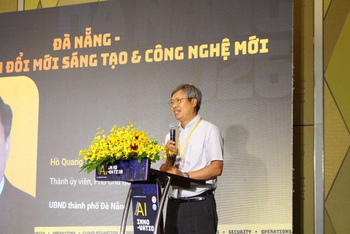 Phó Chủ tịch UBND TP. Đà Nẵng Hồ Quang Bửu phát biểu tại hội nghị
