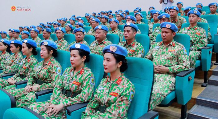 Các chiến sĩ Đội Công binh số 5 và Bệnh viện dã chiến cấp 2 số 8 tại hội nghị
