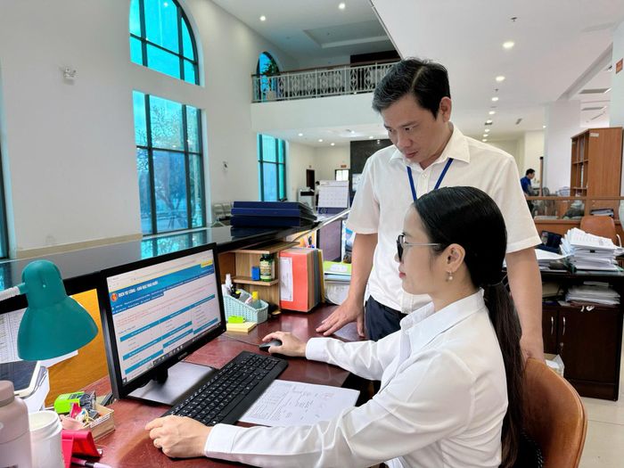 Song song với đổi mới công nghệ, Kho bạc Nhà nước tiếp tục xây dựng đội ngũ cán bộ chuyên nghiệp, liêm chính, trách nhiệm. Nguồn: TL