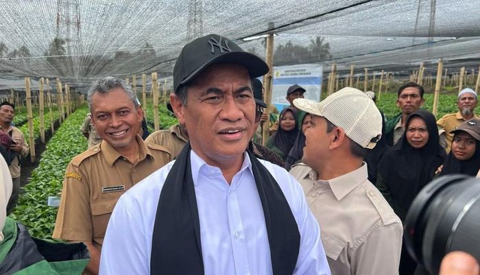 Bộ trưởng Nông nghiệp Indonesia Andi Amran Sulaiman thăm vườn ươm cà phê ở Aceh hôm 14/7. Nguồn: ANTARA News.