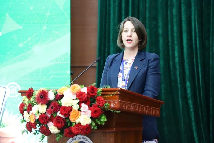 Bà Reneé Deschamps, Đại biện lâm thời Đại sứ quán Australia tại Việt Nam, phát biểu tại Hội thảo. Ảnh: ĐSQ Australia tại Việt Nam
