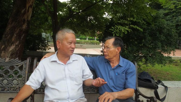 Kiến trúc sư Nguyễn Xuân Thắng và bác sĩ Trần Văn Bản âm thầm tìm kiếm hài cốt liệt sĩ suốt nhiều năm