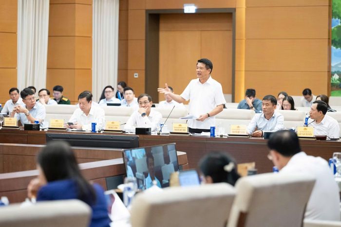 Viện trưởng Viện Kiểm sát nhân dân tối cao Nguyễn Huy Tiến phát biểu tại phiên họp.
