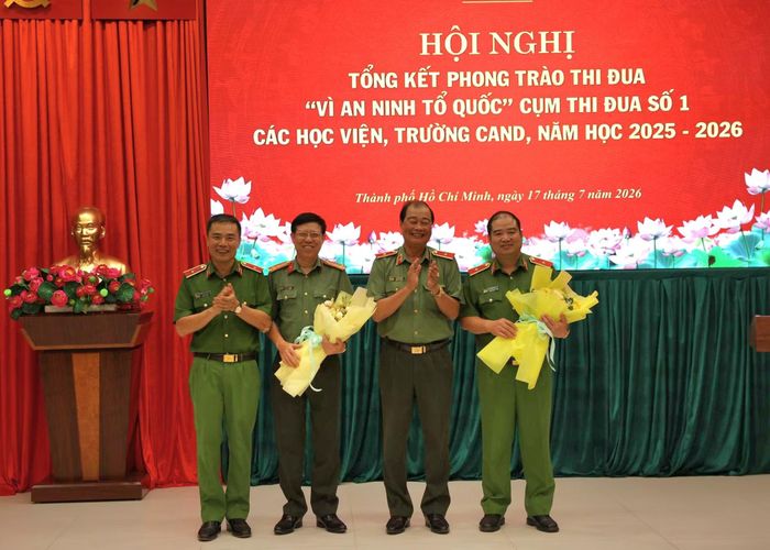 Hiệu trưởng Trường Đại học Cảnh sát nhân dân chuyển giao nhiệm vụ Cụm trưởng cho đơn vị mới.