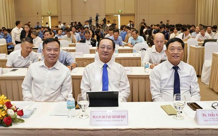 Đại biểu dự Hội thảo An ninh năng lượng đến 2030: Khơi thông nguồn lực phát triển hạ tầng năng lượng.