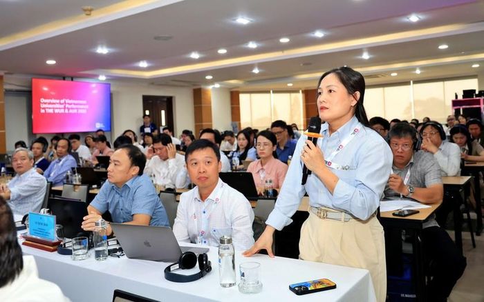 Đại biểu đại diện các trường đại học trao đổi ý kiến tại Hội thảo.