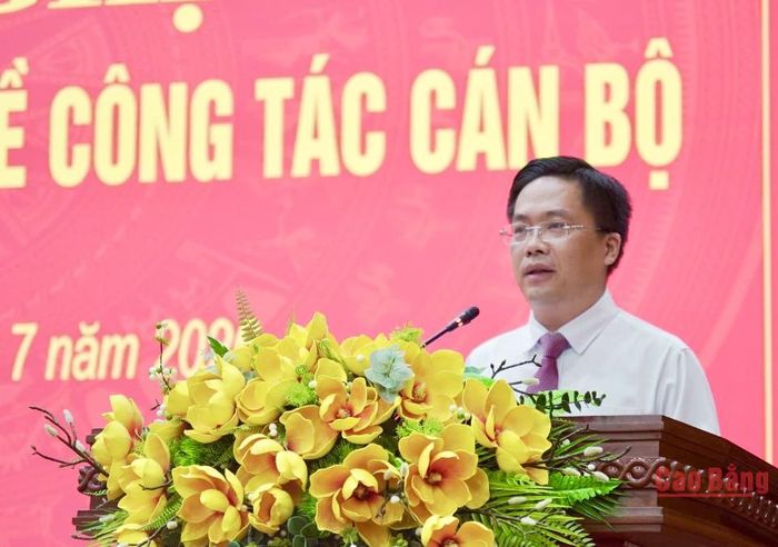 Giám đốc Sở Tài chính Nguyễn Thế Hoàn phát biểu nhận nhiệm vụ.