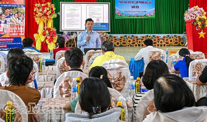  Đại diện Công ty Cổ phần VINAMEX Nhân lực giới thiệu điều kiện, chính sách đưa người lao động đi làm việc tại Nhật Bản theo hợp đồng.