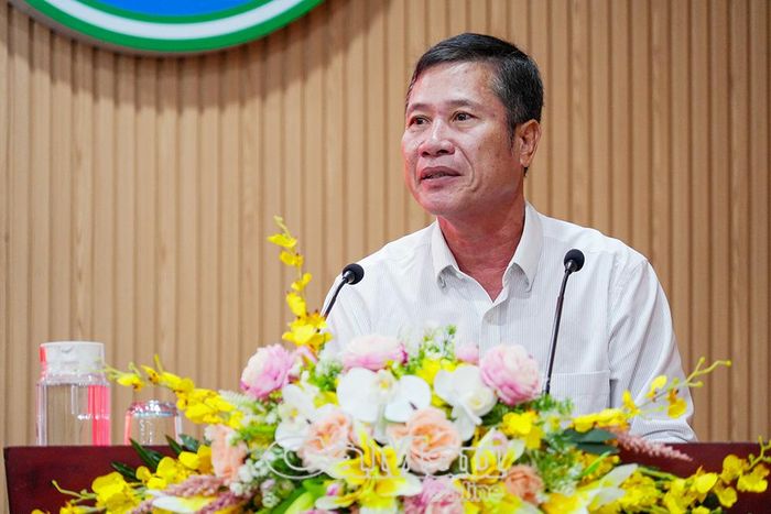 Đồng chí Trần Hữu Phước, Ủy viên Ban Thường vụ Tỉnh ủy, Trưởng ban Nội chính Tỉnh ủy, trình bày báo cáo đề dẫn về công tác tiếp công dân, giải quyết khiếu nại, tố cáo 6 tháng đầu năm 2026.