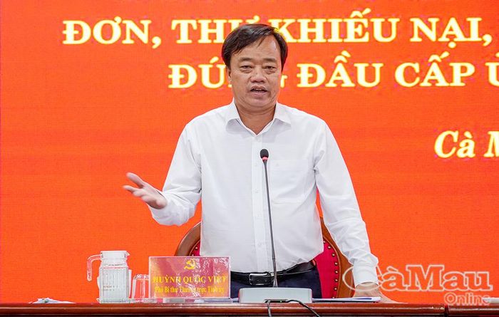  Đồng chí Huỳnh Quốc Việt, Phó Bí thư Thường trực Tỉnh ủy, điều hành hội nghị.