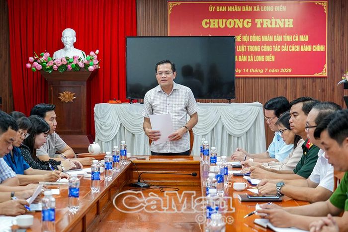  Đồng chí Ngô Vũ Thăng, Phó Chủ tịch UBND tỉnh, ghi nhận sự chủ động chuẩn bị của xã Long Điền.