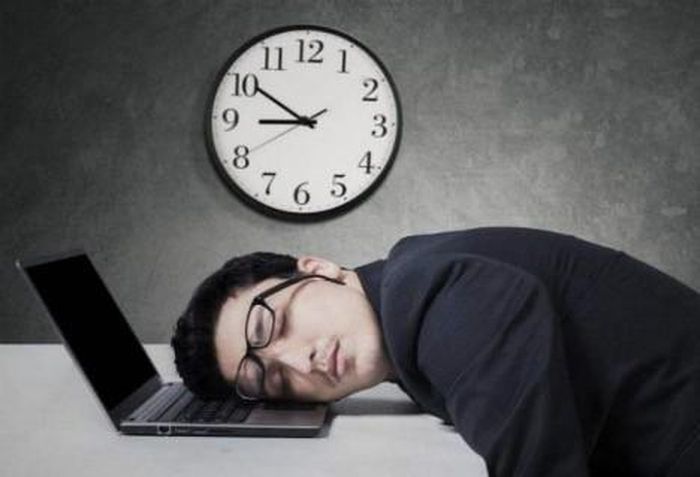 Chế độ ăn cân bằng kết hợp lối sống lành mạnh góp phần giảm nguy cơ mắc bệnh mạn tính khi về già. Ảnh minh họa