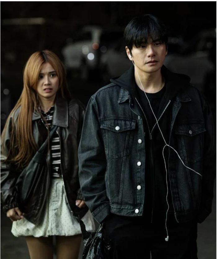 Lee Yi Kyung dành nhiều lời khen cho ê-kíp và các diễn viên Việt Nam sau quá trình ghi hình Mẹ Ơi, Về Nhà. Ảnh: ĐPCC.