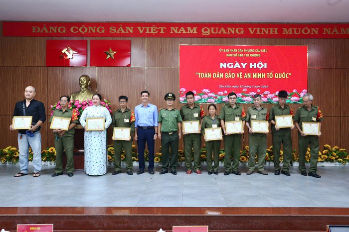 Biểu dương, khen thưởng các tập thể, cá nhân có thành tích xuất sắc trong phong trào Toàn dân bảo vệ an ninh Tổ quốc năm 2025