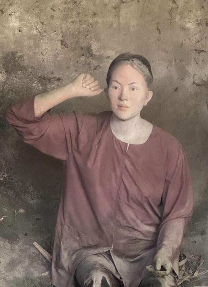 Tượng liệt sĩ Võ Thị Phái được đặt trong khu di tích chi bộ Đảng đầu tiên của tỉnh Chợ Lớn năm 1930 tại xã Mỹ Hạnh
