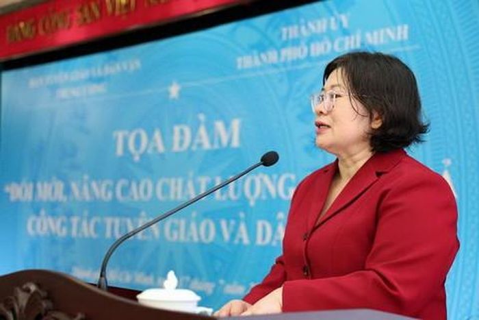 Phó Bí thư Thành ủy TPHCM Văn Thị Bạch Tuyết phát biểu