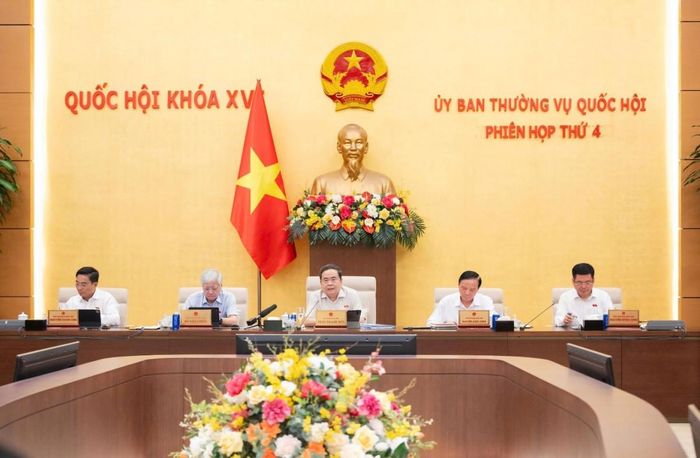 Chủ tịch Quốc hội Trần Thanh Mẫn chủ trì Phiên họp.