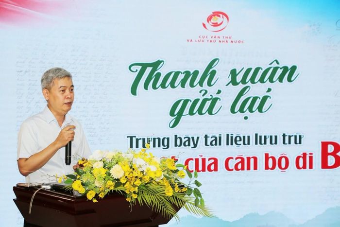 Ông Đặng Thanh Tùng - Cục trưởng Cục Văn thư và Lưu trữ nhà nước phát biểu khai mạc trưng bày. Ảnh: BTC