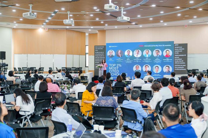  Bà Phạm Thanh Hảo, Phó hiệu trưởng Trường ĐH VinUni với bài tham luận “Từ quốc tế hóa tới vị thế toàn cầu”.