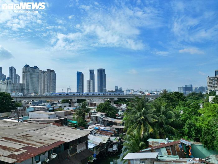 Dự án cải tạo rạch Văn Thánh gồm hai dự án thành phần. Trong đó, dự án bồi thường, hỗ trợ, tái định cư và giải phóng mặt bằng có tổng vốn hơn 6.812 tỷ đồng; dự án xây lắp, nạo vét rạch và xây dựng hạ tầng kỹ thuật có vốn hơn 1.743 tỷ đồng.