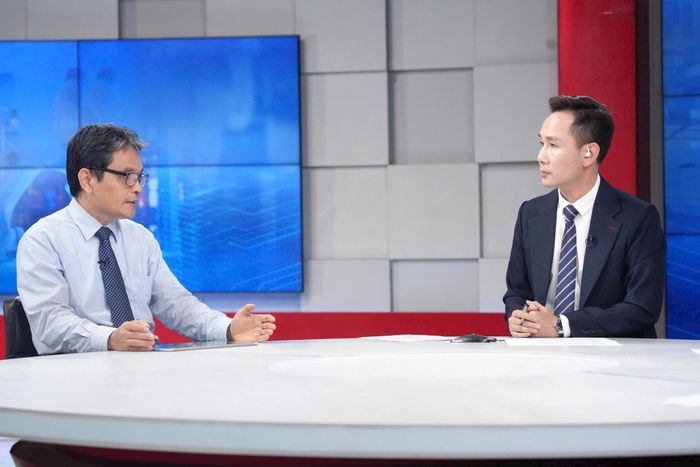 PGS.TS Trần Quốc Bình, Phó Hiệu trưởng Trường Đại học Khoa học Tự nhiên, Đại học Quốc gia Hà Nội trao đổi tại Chương trình. Ảnh: Phạm Hùng