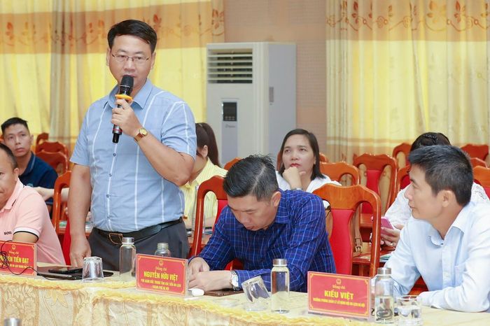 Phó Chủ tịch Hiệp hội Du lịch Hà Nội Nguyễn Tiến Đạt đóng góp ý kiến cho tọa đàm. Ảnh: Việt Cường
