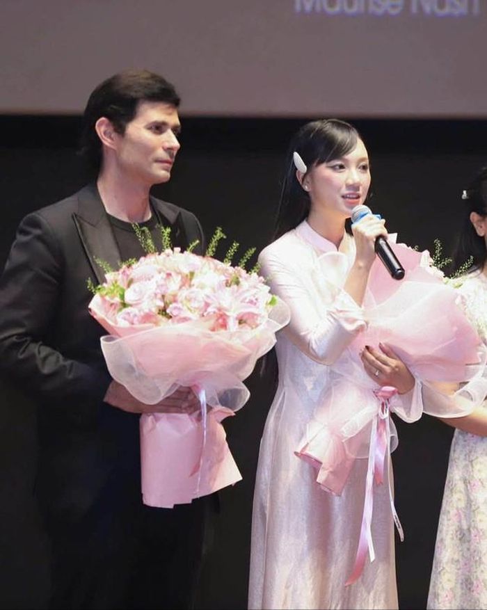 Diễn viên Charlie Win và Thùy Dương.