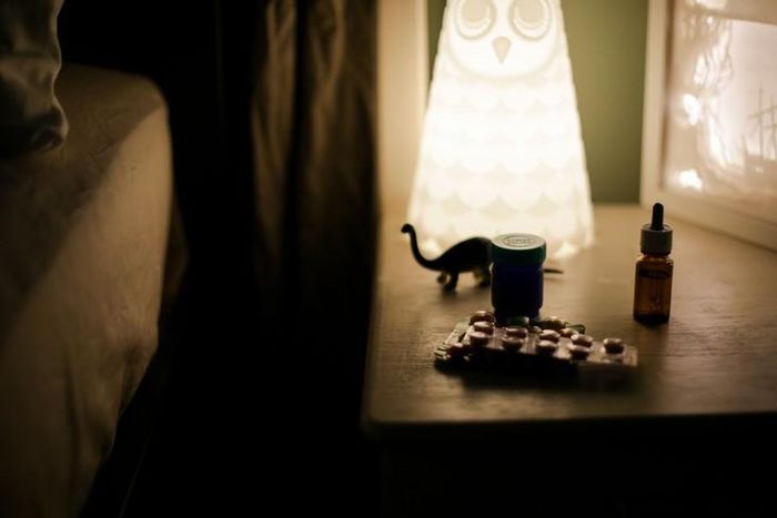 Hiệu quả xoa dịu cơn đau của melatonin thậm chí tương đương tác dụng của các loại thuốc giảm đau thông dụng nhưng chứa nhiều nguy cơ như opioids, NSAIDs và paracetamol. Ảnh minh họa: cottonbro studio/Pexels