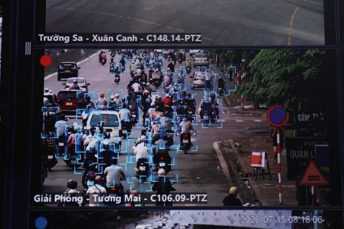 Camera AI Hà Nội nhận diện nhanh phương tiện lưu thông tại các tuyến đường cùng các hành vi vi phạm trật tự an toàn giao thông.
