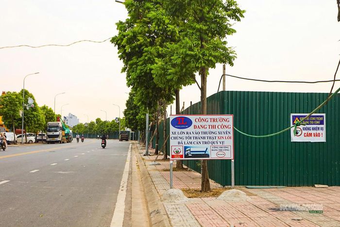 Công trường được quây kín, bảo đảm an toàn thi công.