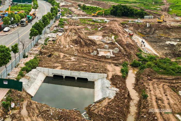 Thi công kết cấu cống điều tiết dưới lòng đất.