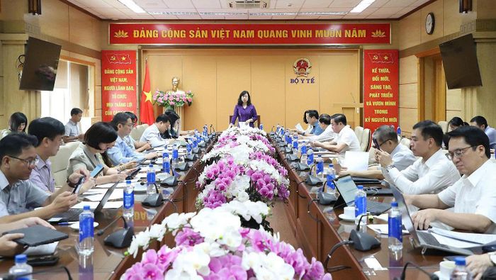 Quang cảnh cuộc họp.