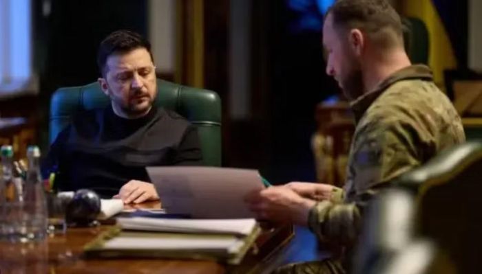 Theo Tổng thống Zelensky, chính phủ sẽ duy trì các chương trình trọng điểm nhằm tăng cường năng lực quân đội.