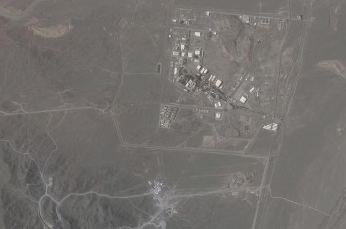 Theo Viện Khoa học và An ninh Quốc tế (ISIS), Iran bắt đầu xây dựng cơ sở này từ mùa thu năm 2020 sau vụ nổ tại Natanz mà Tehran cho là hành động phá hoại.