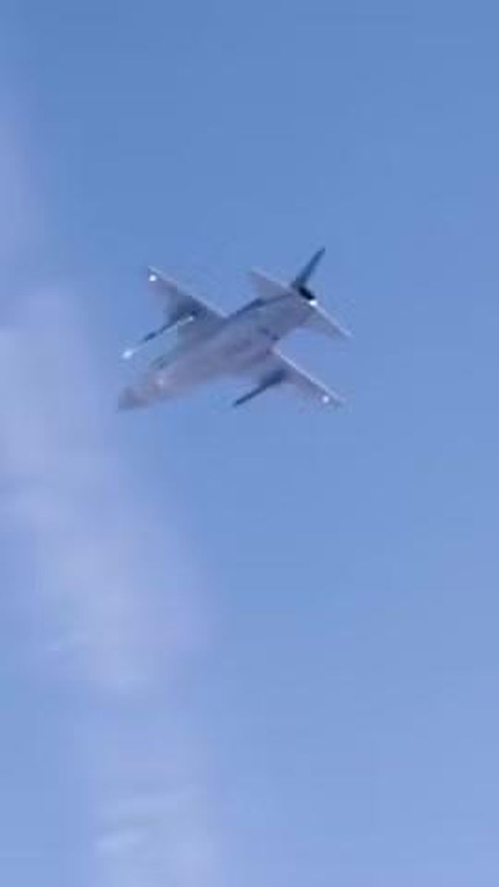 Tiêm kích không người lái YFQ-44A Fury do Công ty Anduril phát triển đã phóng thành công tên lửa không đối không AIM-120 lần đầu tiên. Nhà sản xuất đã đăng tải video này lên trang X của mình.
