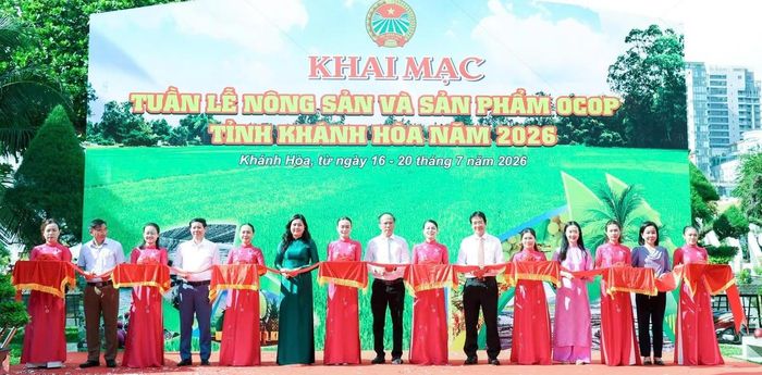 Khai mạc hội chợ nông sản hưởng ứng Festival Biển Khánh Hòa 2026.