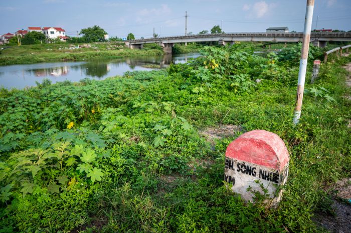  Dự án có quy mô 855 ha, trải dọc sông Nhuệ từ cống Liên Mạc đến hết địa phận Hà Nội, thuộc 19 xã, phường: Thượng Cát, Đông Ngạc, Phú Diễn, Xuân Phương, Từ Liêm, Tây Mỗ, Đại Mỗ, Hà Đông, Kiến Hưng, Đại Thanh, Bình Minh, Ngọc Hồi, Tam Hưng, Thường Tín, Thượng Phúc, Dân Hòa, Phượng Dực, Chuyên Mỹ, Ứng Hòa. 