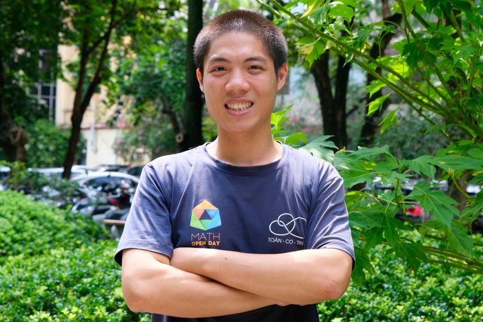Trần Ngọc Hiếu tốt nghiệp thủ khoa với điểm GPA cao nhất lịch sử khoa Toán - Cơ - Tin, kể từ khi trường áp dụng thang điểm 4.0. Ảnh: Ngọc Bích.