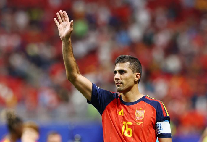 Rodri tiết lộ cách để Tây Ban Nha ngăn chặn Lionel Messi.